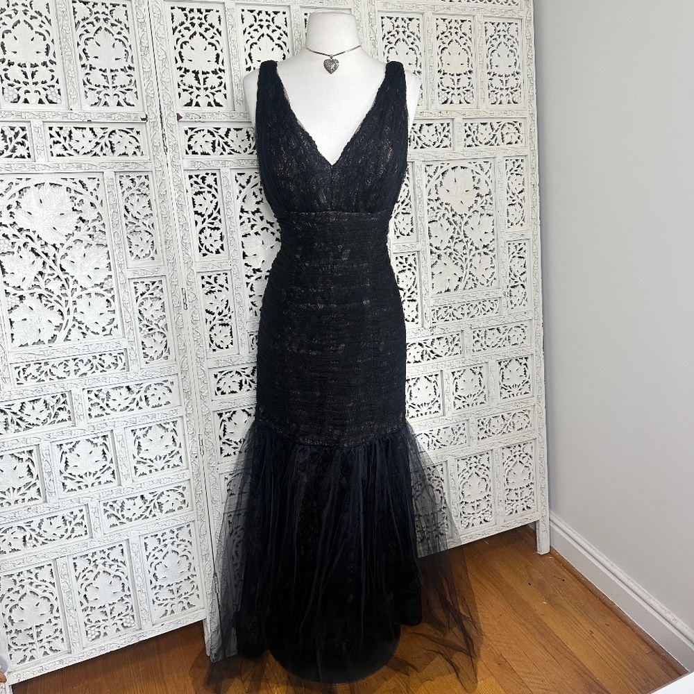 Monique Lhuillier ML Shirred Tulle Overlay Lace Trumpet Prom Dress V Neck Sz 10
